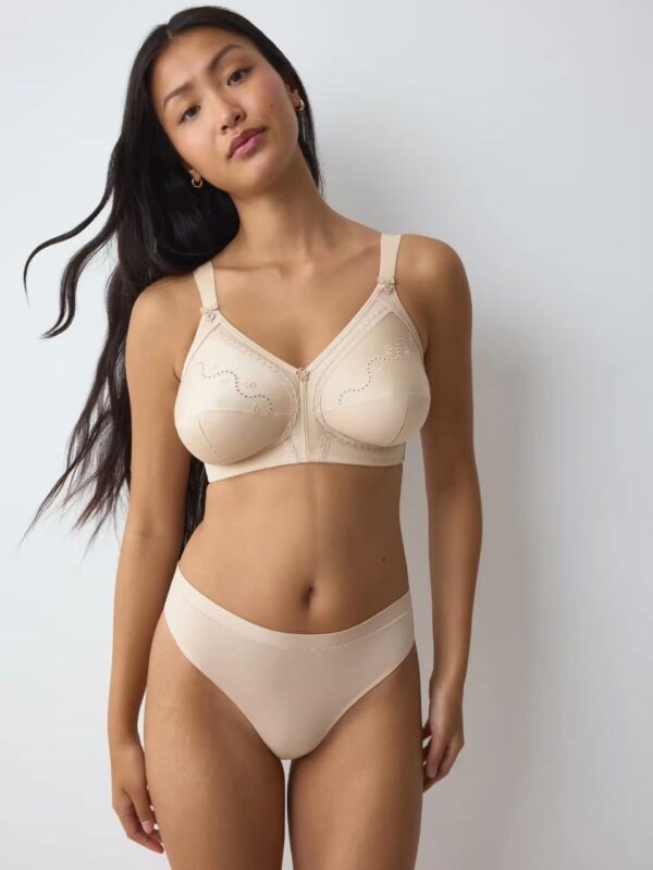 Triumph_Doreen_Cotton_01_N_bejeviy_01