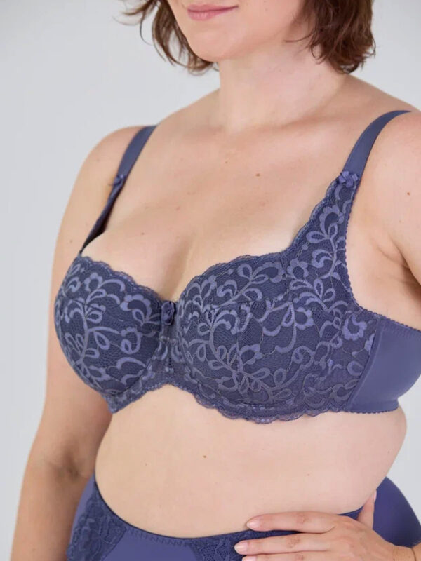 bravibust_8267_batik_02